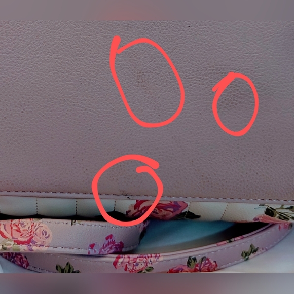 Betsy Johnson handbag with detachable shoulder strap. - Picture 8 of 12